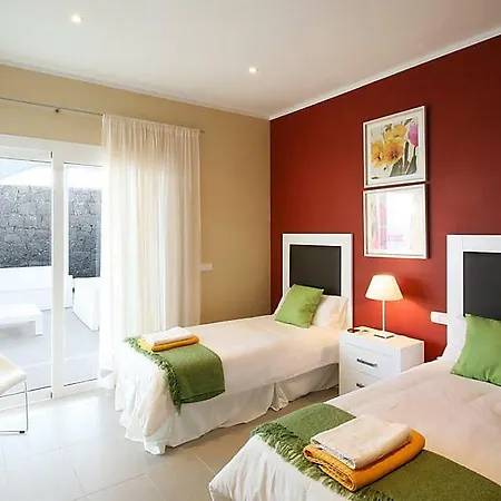 Puerto Calero Sleeps 10 Pool Air Con Wifi Дом отдыха Плая-Кемада